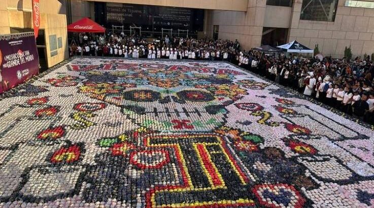 Tijuana rompe Récord Guinness del mosaico de pan más grande del mundo