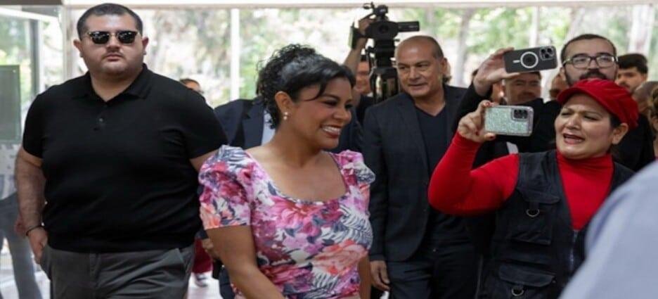 Se presenta a declarar Montserrat Caballero por investigación en su contra