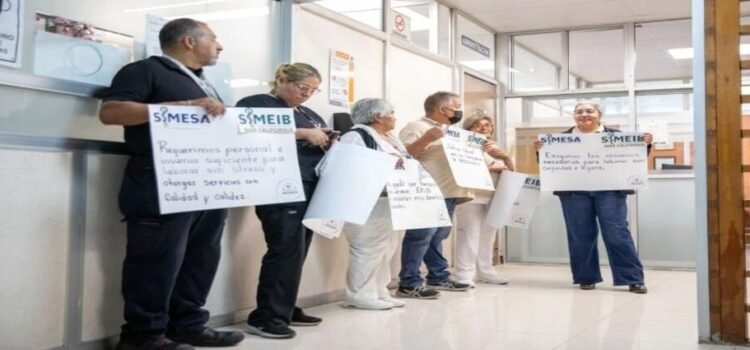 Protestan trabajadores por malas condiciones laborales en el Hospital General de Tijuana