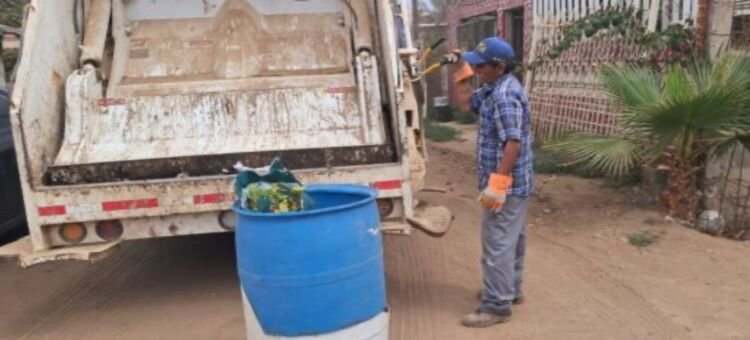 Ayuntamiento de Rosarito realiza operativo masivo de limpieza en Primo Tapia
