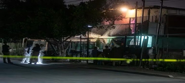 Pareja es asesinada a tiros dentro de su vivienda en Rosarito