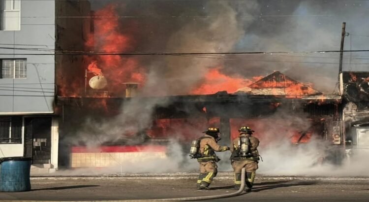 Incendio consume restaurante “El barco” en Playas de Tijuana