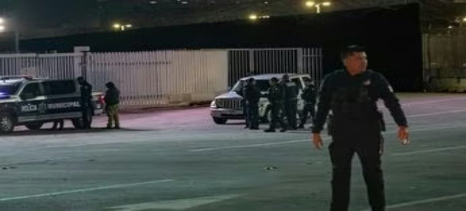 Detienen en Tijuana a hombre armado que intentó escapar y cruzar la frontera por San Ysidro