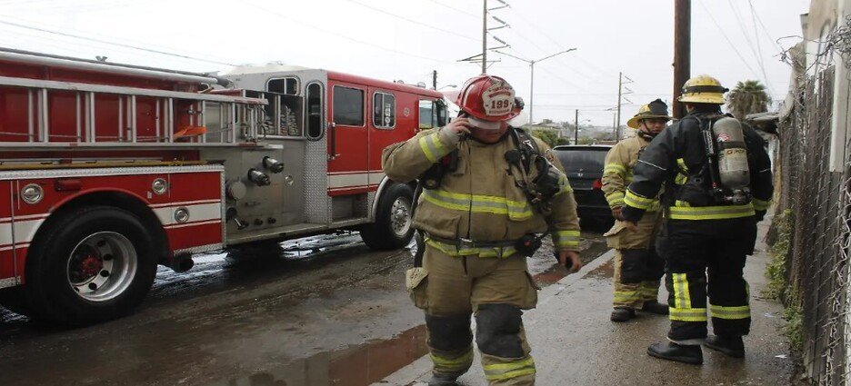 Fuerte incendio consume vivienda en Vista Encantada
