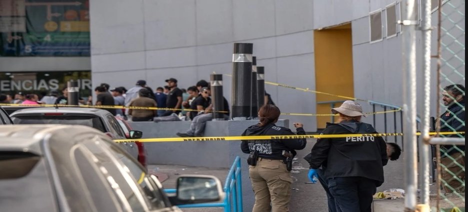Ataque armado frente a clínica del IMSS en Tijuana deja un expolicía muerto y un menor herido