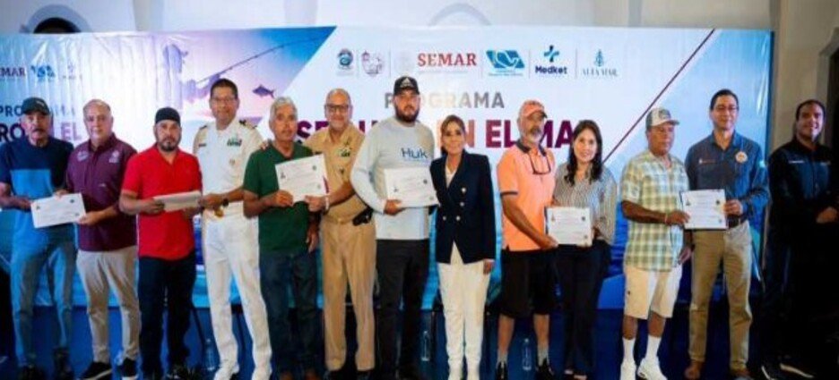 Pescadores de Ensenada concluyen cursos de seguridad marítima